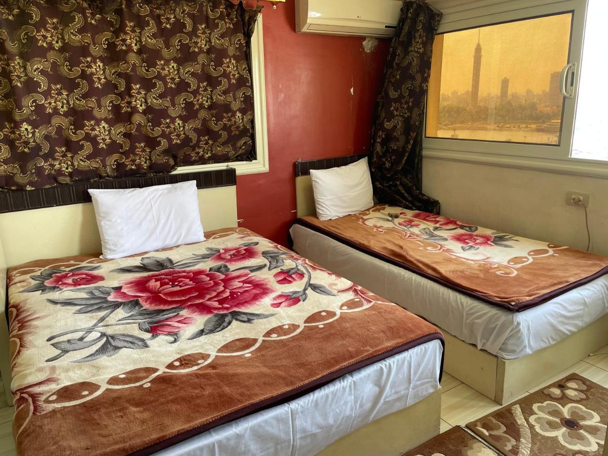 Isis 2 Hostel *