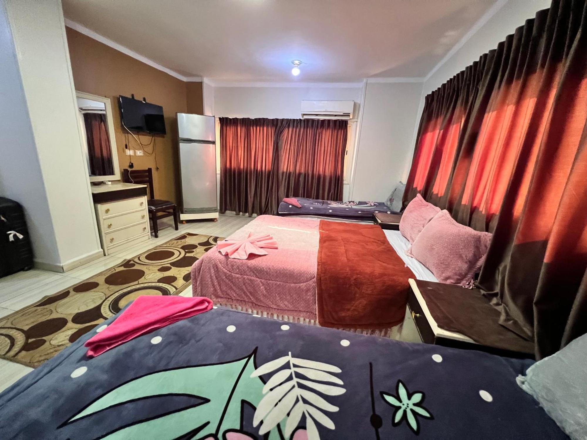 Isis 2 Hostel Cairo