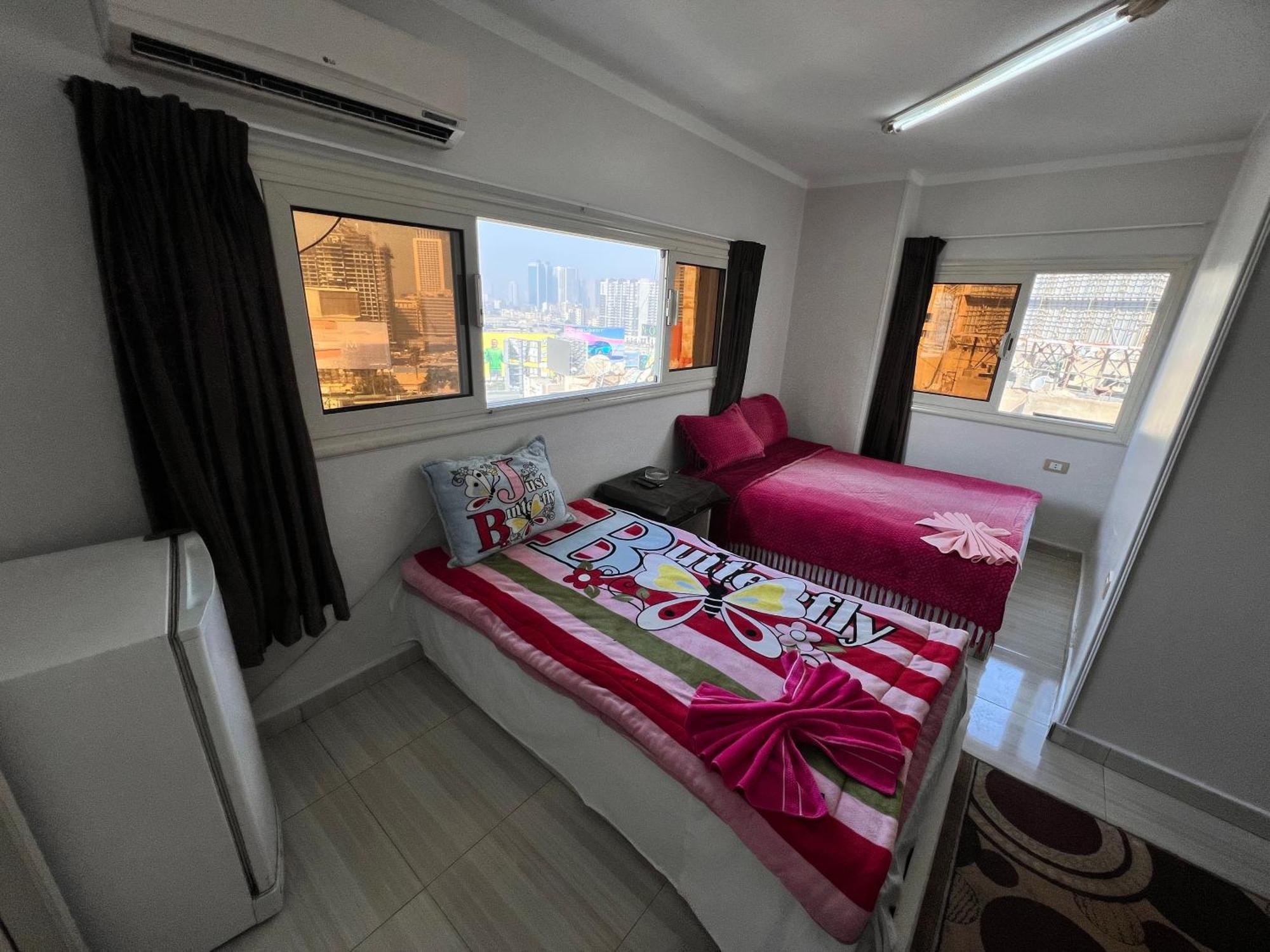 Isis 2 Hostel *