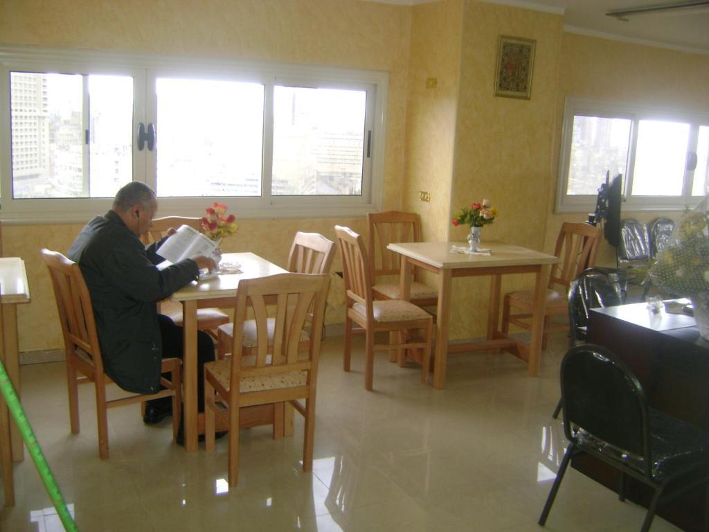 Isis 2 Hostel *