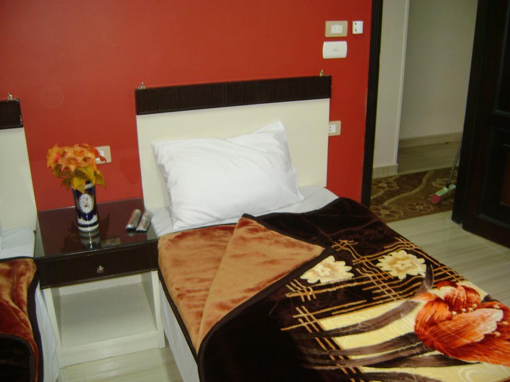 Hostel Isis 2 *