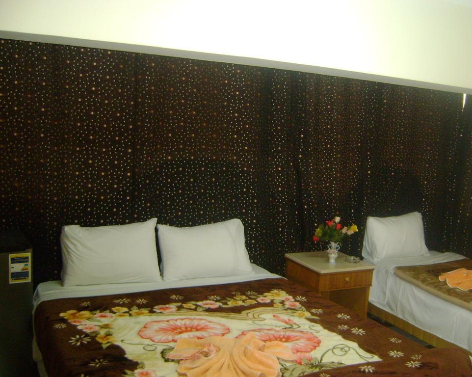 Hostel Isis 2 *
